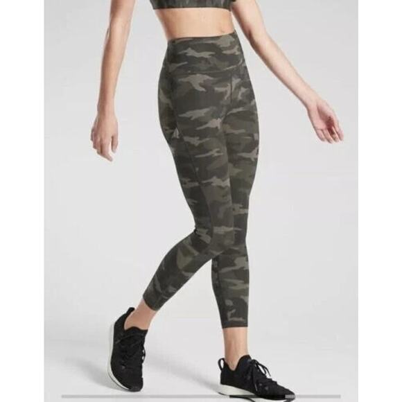 Athleta Ultimate 7/8 Tight Leggings Camo Olive Green Stash Pocket Size Medium M - Picture 1 of 8